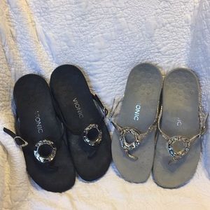 2 pair Vionic flip flop sandals